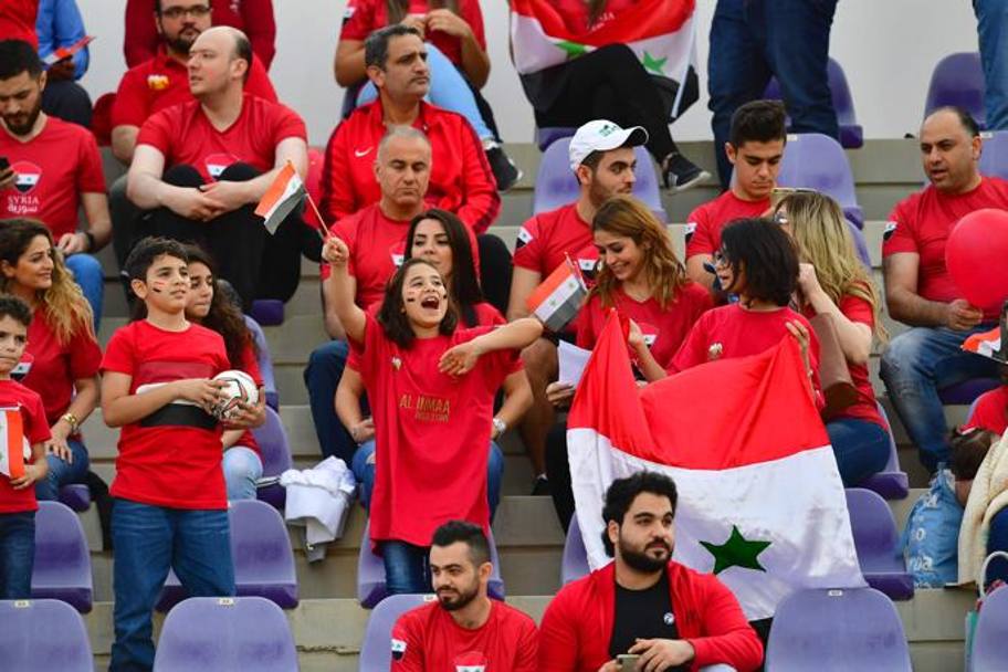 Khalifa bin Zayed stadium in al-Ain, tifosi Syriani supportano la nazionale contro la Giordania, EPA